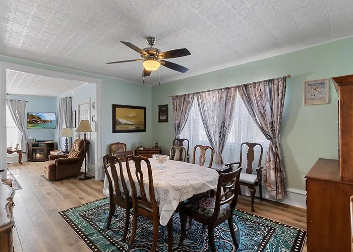 Pet-friendly Historic 4br In Illinois Ferienhaus Lynn Center