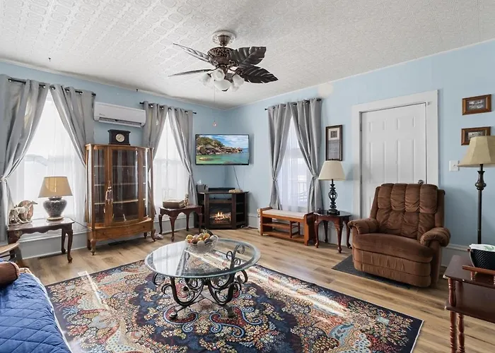 Ferienhaus Pet-friendly Historic 4br In Illinois Lynn Center